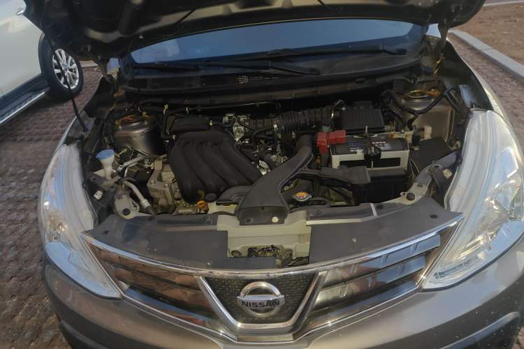Used Nissan Livina 2013 Jingrui 1.6XL Manual Comfort Edition Engine Bay