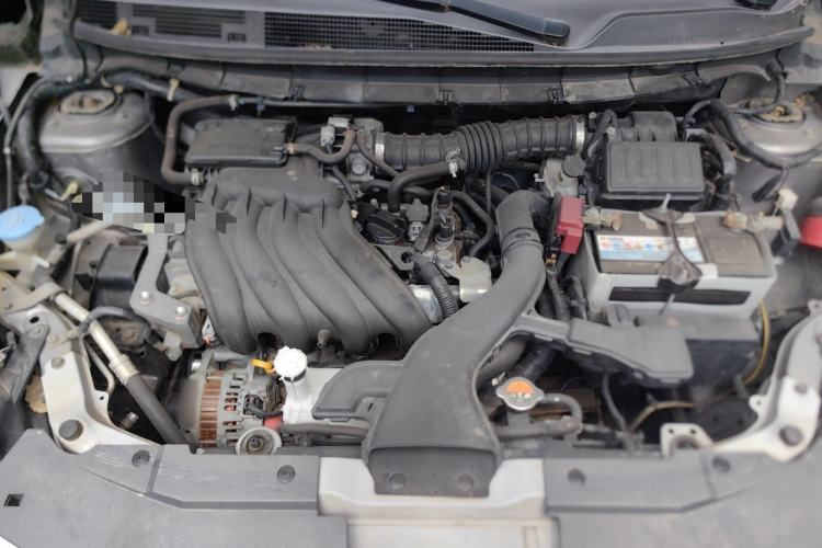 Used Nissan Livina 2013 Jingrui 1.6XL Manual Comfort Edition Engine Bay