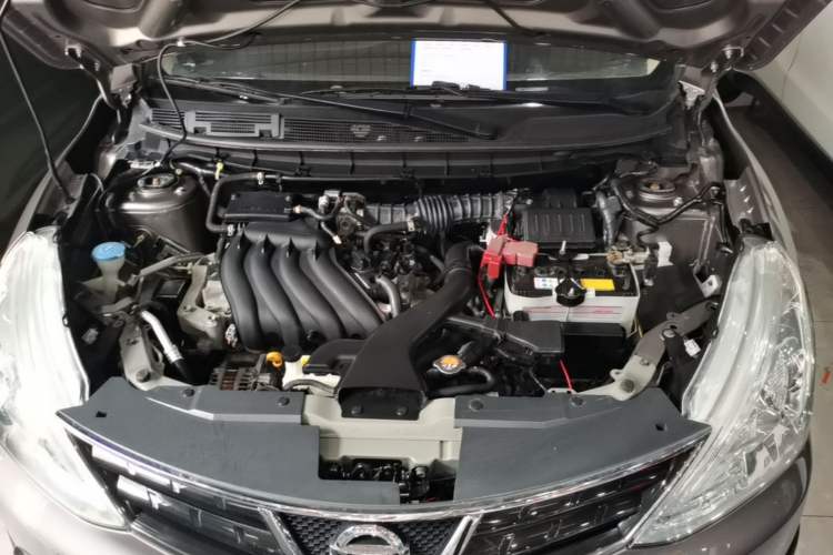 Used Nissan Livina 2013 Jinrui 1.6XL CVT Comfort Edition Engine Bay