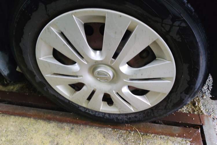 Used Nissan Livina 2013 1.6XE Manual Comfort Edition Exterior 1