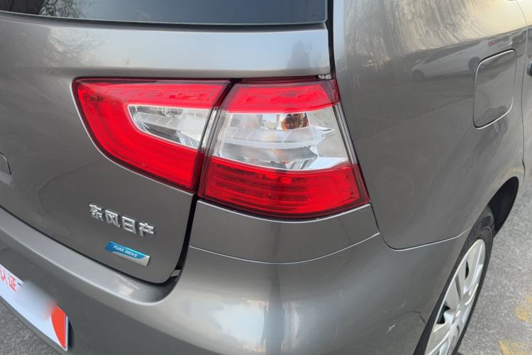 Used Nissan Livina 2013 1.6XE Manual Comfort Edition Exterior 3