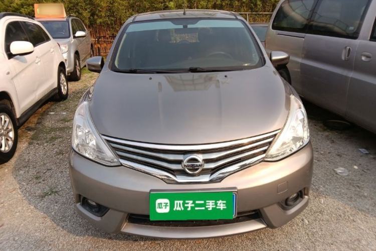 Used Nissan Livina 2013 1.6XE Manual Comfort Edition Front