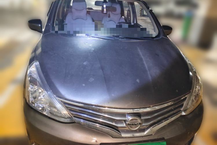 Used Nissan Livina 2013 1.6XE Manual Comfort Edition Front