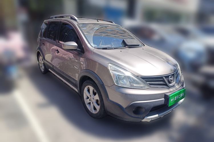Used Nissan Livina 2013 JINRUI 1.6XV CVT Luxury Edition Front Right 45 Deg