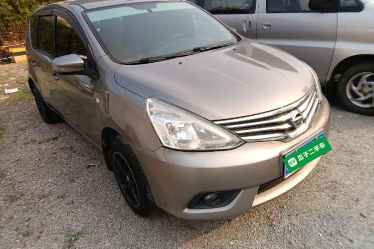 Used Nissan Livina 2013 1.6XE Manual Comfort Edition Front Right 45 Deg