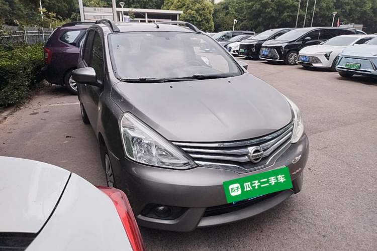 Used Nissan Livina 2013 1.6XE Manual Comfort Edition Front Right 45 Deg