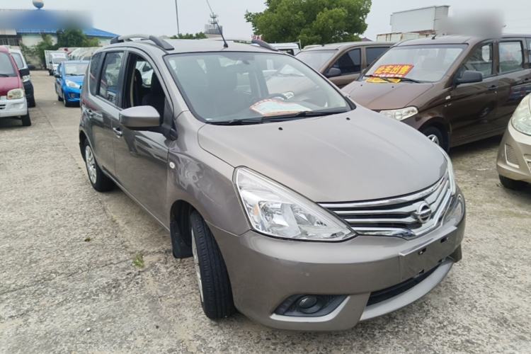 Used Nissan Livina 2013 1.6XE CVT Comfort Edition Front Right 45 Deg
