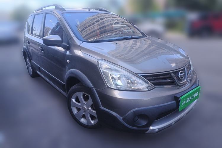 Used Nissan Livina 2013 JINRUI 1.6XV CVT Luxury Edition Front Right 45 Deg