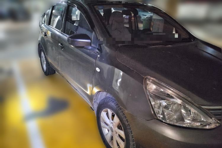 Used Nissan Livina 2013 1.6XE Manual Comfort Edition Front Right 45 Deg