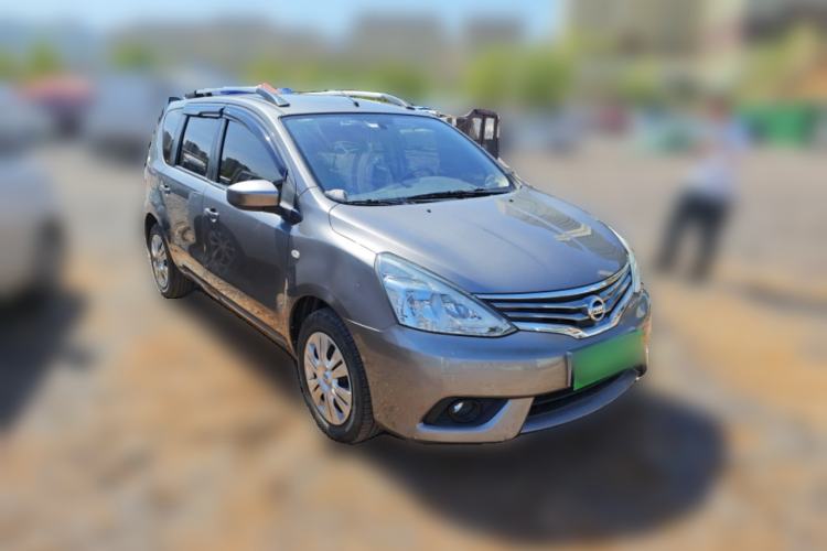 Used Nissan Livina 2013 1.6XE CVT Comfort Edition Front Right 45 Deg