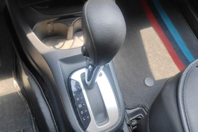 Used Nissan Livina 2013 Jinrui 1.6XL CVT Comfort Edition Gear Lever