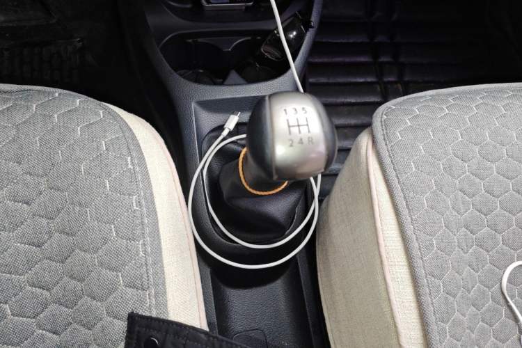Used Nissan Livina 2013 Jingrui 1.6XL Manual Comfort Edition Gear Lever