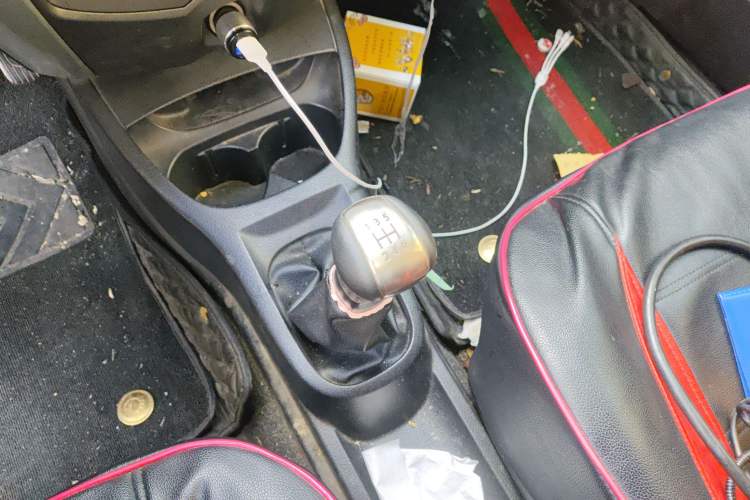Used Nissan Livina 2013 Jingrui 1.6XL Manual Comfort Edition Gear Lever