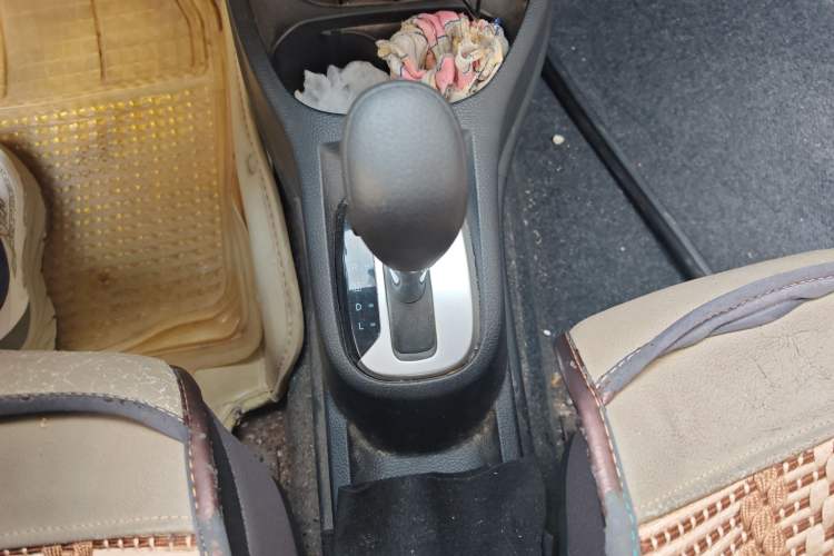 Used Nissan Livina 2013 Jinrui 1.6XL CVT Comfort Edition Gear Lever