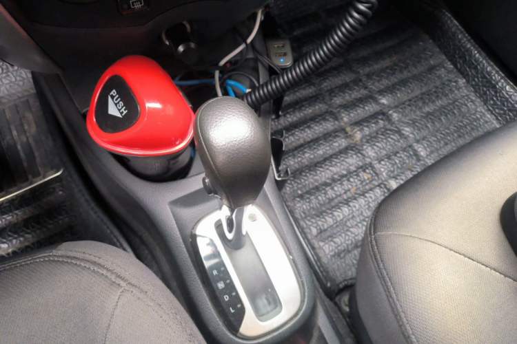 Used Nissan Livina 2013 1.6XE CVT Comfort Edition Gear Lever