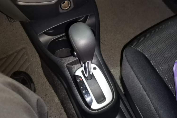 Used Nissan Livina 2013 Jinrui 1.6XL CVT Comfort Edition Gear Lever