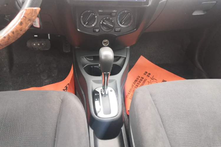 Used Nissan Livina 2013 1.6XE CVT Comfort Edition Gear Lever