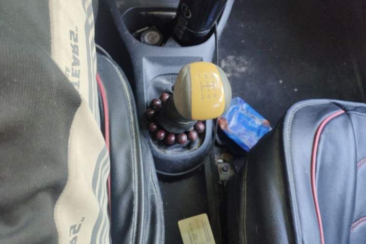 Used Nissan Livina 2013 Jingrui 1.6XL Manual Comfort Edition Gear Lever