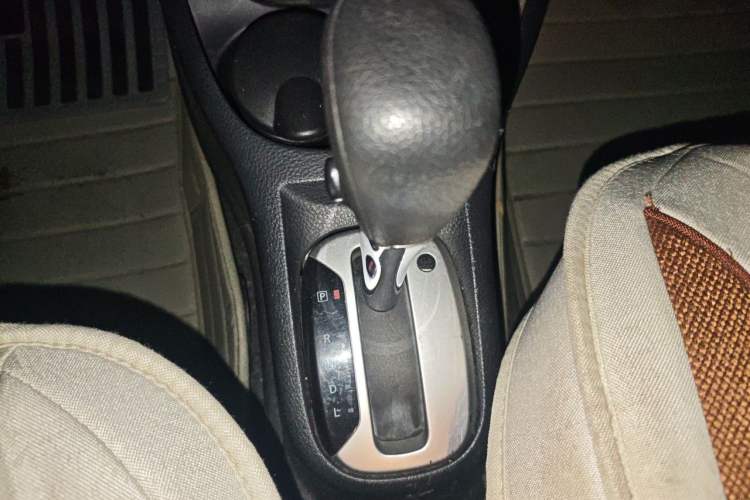 Used Nissan Livina 2013 1.6XE CVT Comfort Edition Gear Lever