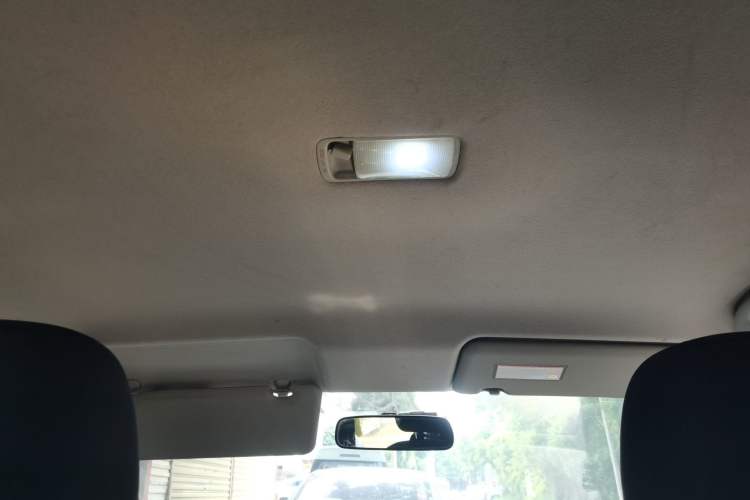 Used Nissan Livina 2013 Jingrui 1.6XL Manual Comfort Edition Headliner