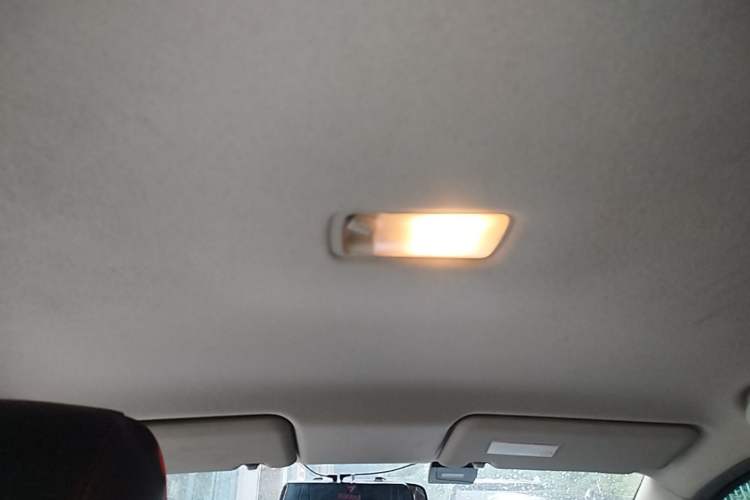 Used Nissan Livina 2013 1.6XE Manual Comfort Edition Headliner