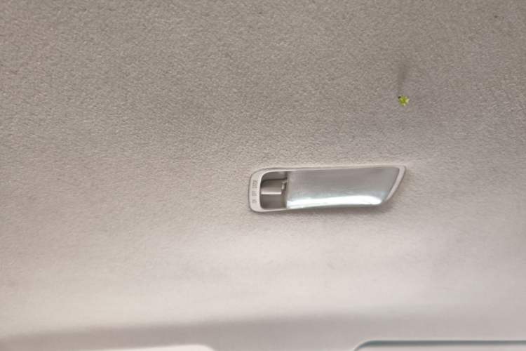 Used Nissan Livina 2013 1.6XE Manual Comfort Edition Headliner