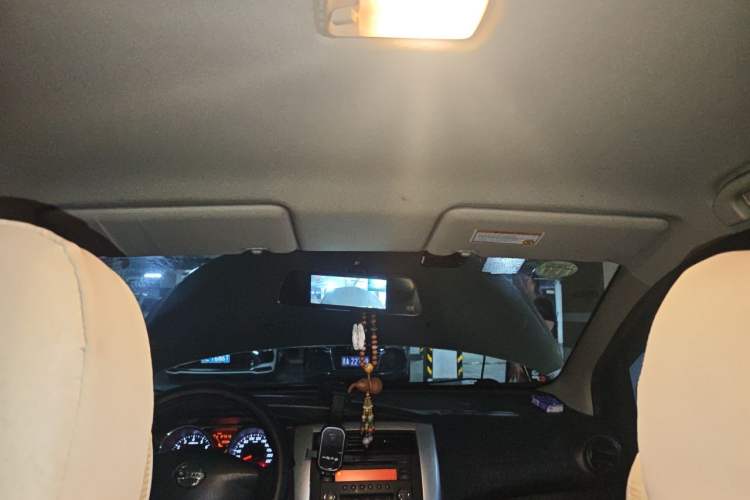 Used Nissan Livina 2013 1.6XE CVT Comfort Edition Headliner