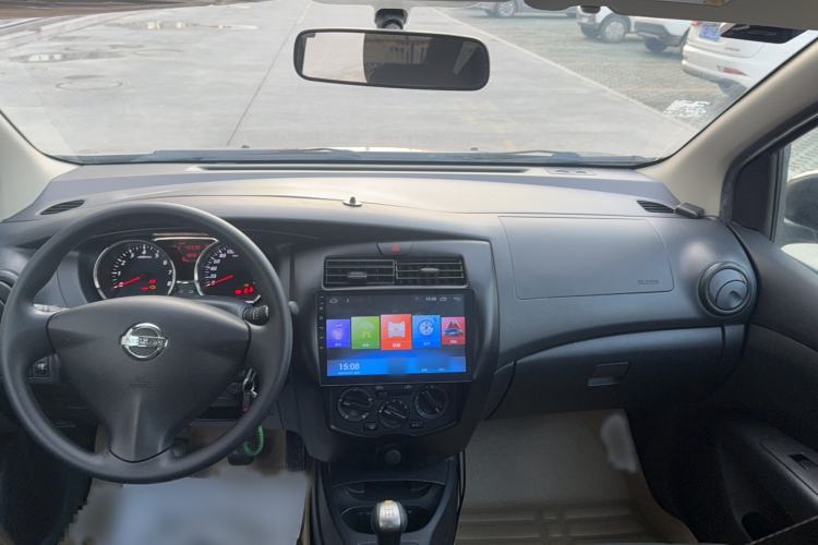 Used Nissan Livina 2013 1.6XE Manual Comfort Edition Interior 3