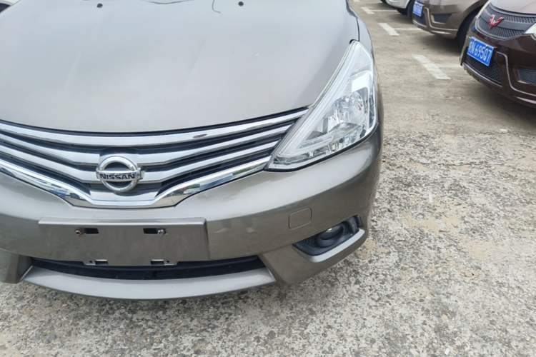 Used Nissan Livina 2013 1.6XE CVT Comfort Edition Left Front Headlight