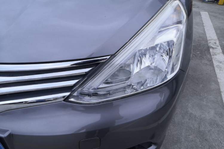 Used Nissan Livina 2013 1.6XE CVT Comfort Edition Left Front Headlight