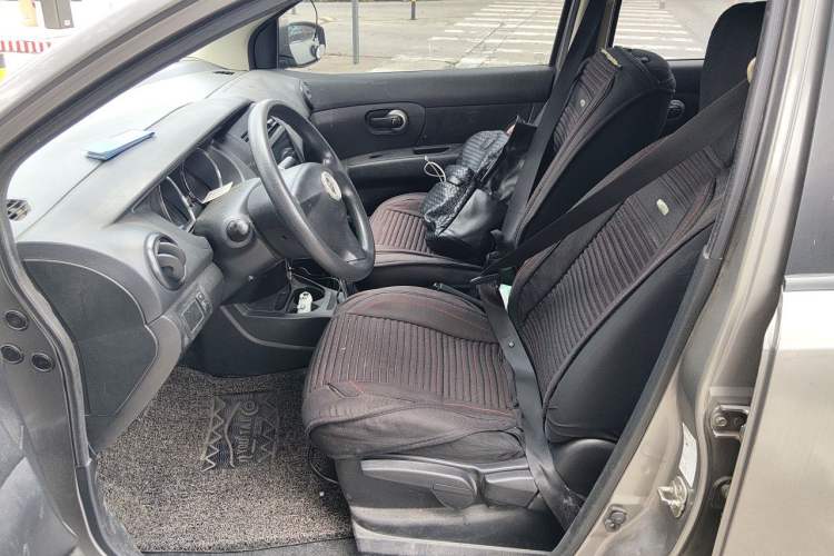 Used Nissan Livina 2013 1.6XE CVT Comfort Edition Left Front Seat