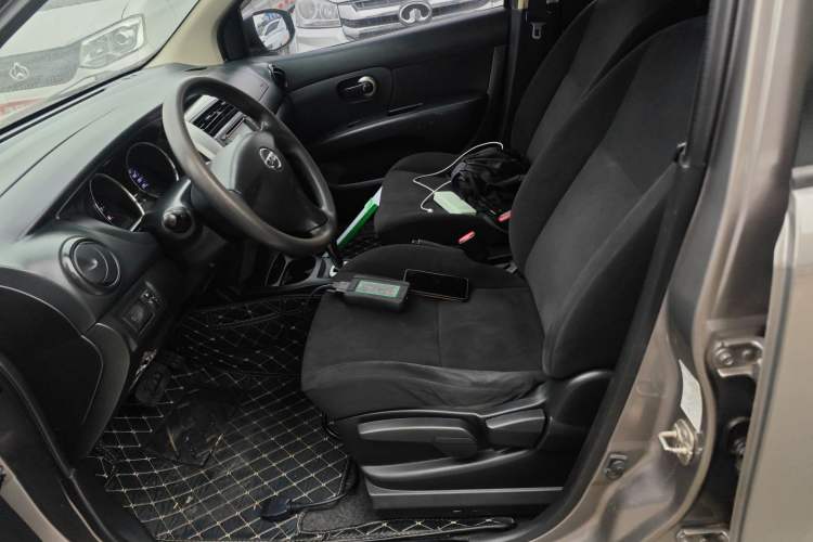 Used Nissan Livina 2013 1.6XE CVT Comfort Edition Left Front Seat