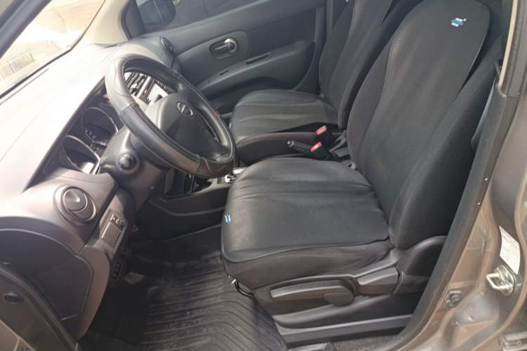 Used Nissan Livina 2013 1.6XE CVT Comfort Edition Left Front Seat