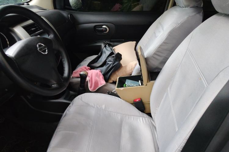 Used Nissan Livina 2013 1.6XE Manual Comfort Edition Left Front Seat