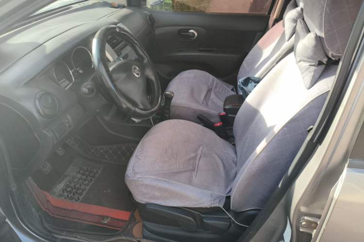 Used Nissan Livina 2013 1.6XE Manual Comfort Edition Left Front Seat