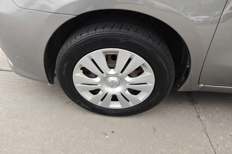Used Nissan Livina 2013 1.6XE CVT Comfort Edition Left Front Wheel Hub