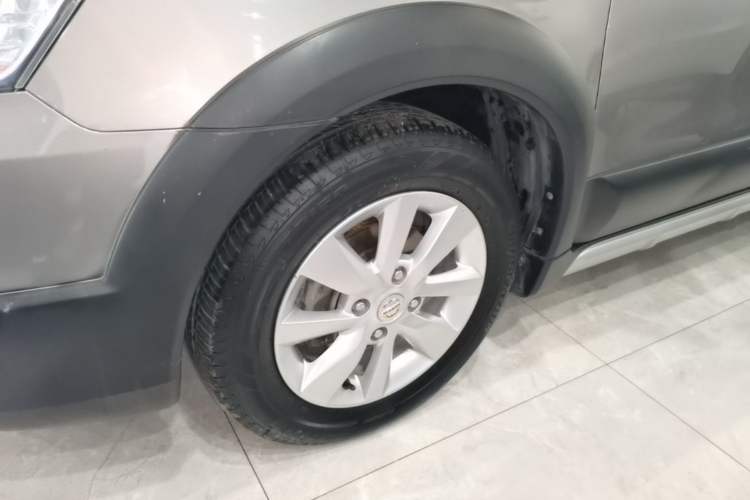 Used Nissan Livina 2013 Jinrui 1.6XL CVT Comfort Edition Left Front Wheel Hub
