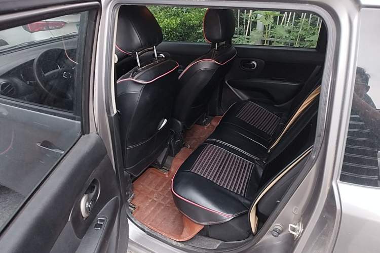 Used Nissan Livina 2013 1.6XE Manual Comfort Edition Left Rear Seat