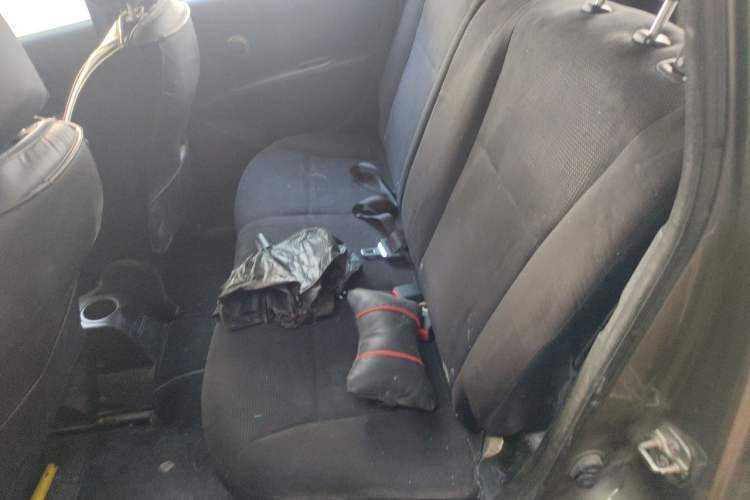 Used Nissan Livina 2013 Jingrui 1.6XL Manual Comfort Edition Left Rear Seat