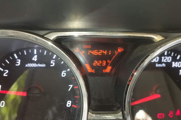 Used Nissan Livina 2013 Jingrui 1.6XL Manual Comfort Edition Odometer Close Up