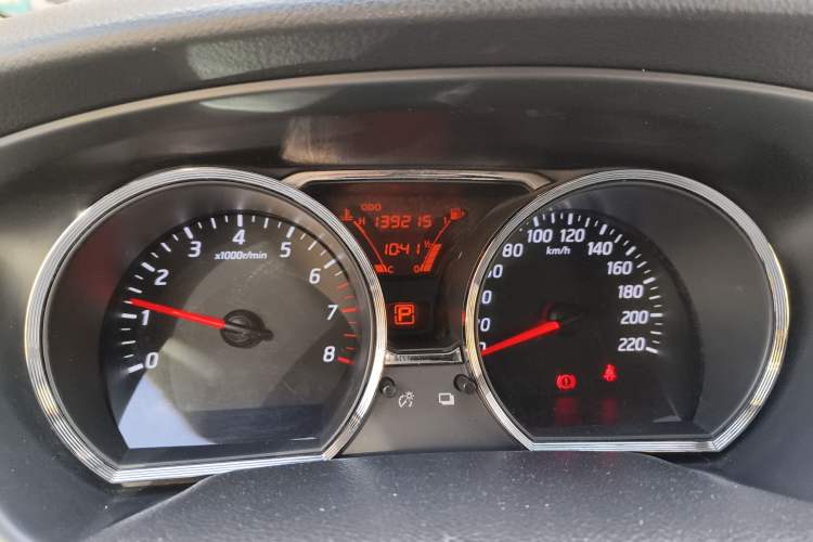 Used Nissan Livina 2013 1.6XL CVT Luxury Edition Odometer Close Up