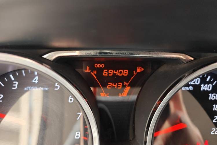Used Nissan Livina 2013 Jingrui 1.6XL Manual Comfort Edition Odometer Close Up