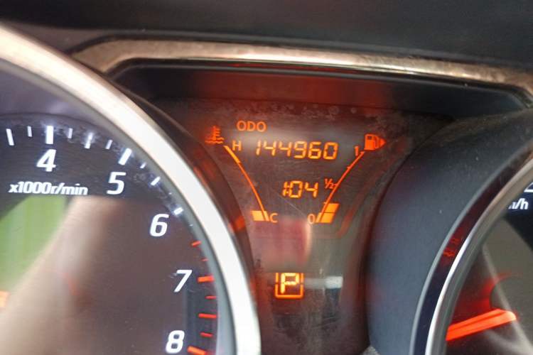Used Nissan Livina 2013 1.6XE CVT Comfort Edition Odometer Close Up