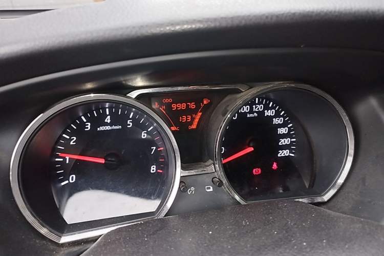 Used Nissan Livina 2013 1.6XE Manual Comfort Edition Odometer Close Up