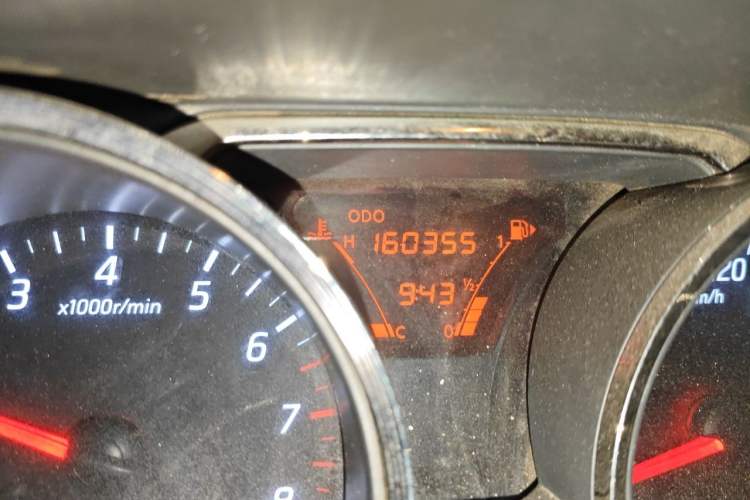 Used Nissan Livina 2013 1.6XE Manual Comfort Edition Odometer Close Up