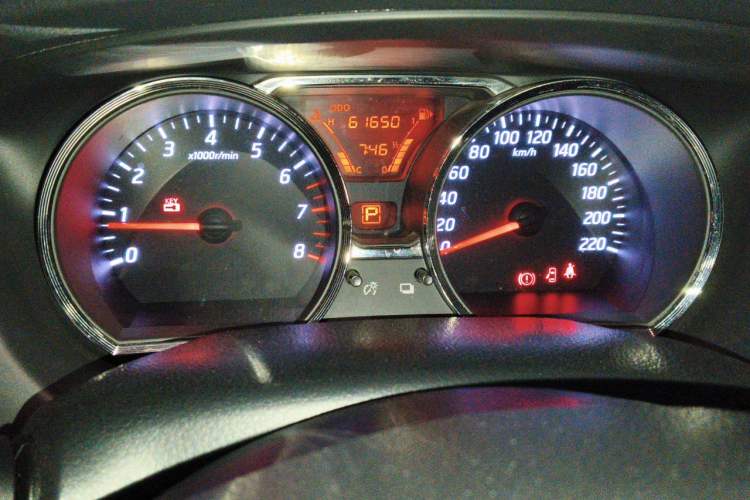 Used Nissan Livina 2013 JINRUI 1.6XV CVT Luxury Edition Odometer Close Up