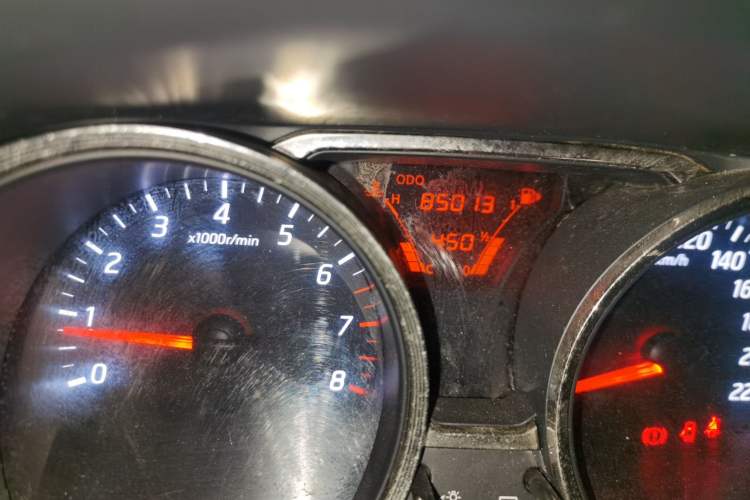 Used Nissan Livina 2013 1.6XE Manual Comfort Edition Odometer Close Up