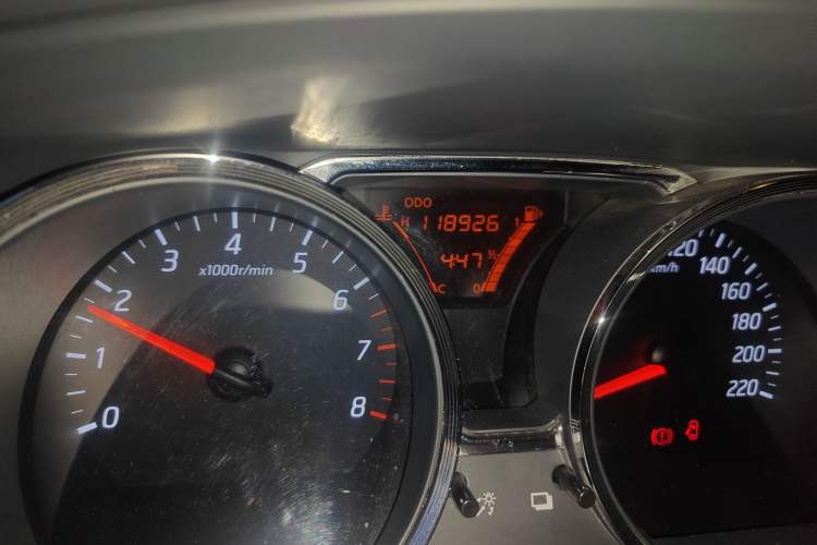 Used Nissan Livina 2013 Jingrui 1.6XL Manual Comfort Edition Odometer Close Up