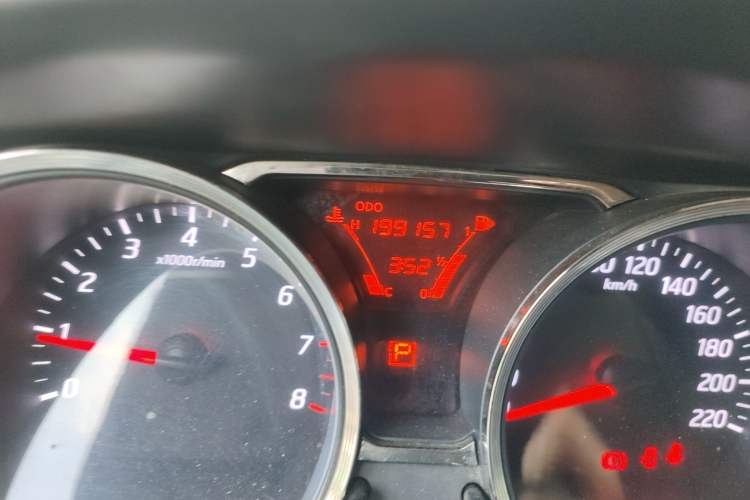 Used Nissan Livina 2013 Jinrui 1.6XL CVT Comfort Edition Odometer Close Up
