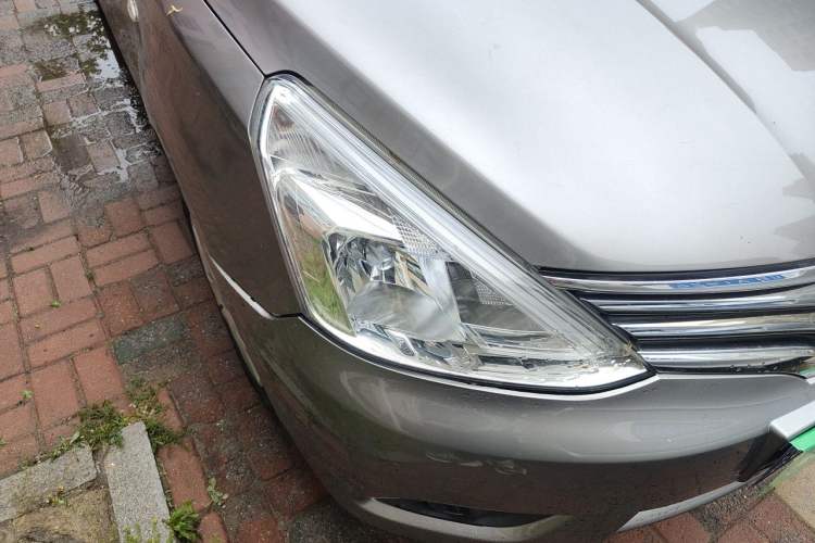 Used Nissan Livina 2013 1.6XE CVT Comfort Edition Right Front Headlight